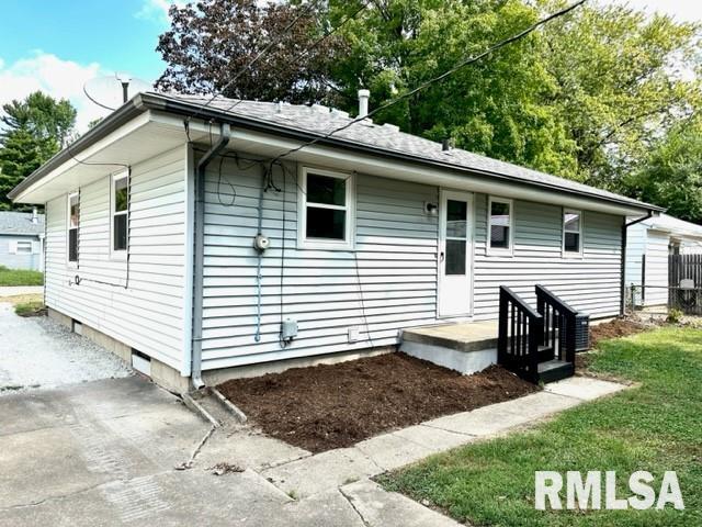2318 Huntington Road Springfield, IL 62703 - Photo 3 of 25