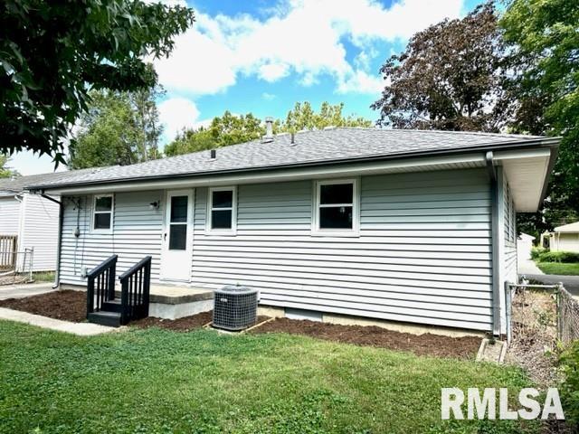 2318 Huntington Road Springfield, IL 62703 - Photo 4 of 25