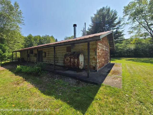 a kitchen with lots of counter top space