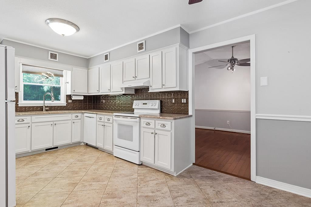 4345 Pickwick Drive Raleigh, NC 27613 - Photo 7 of 30 Kitchen