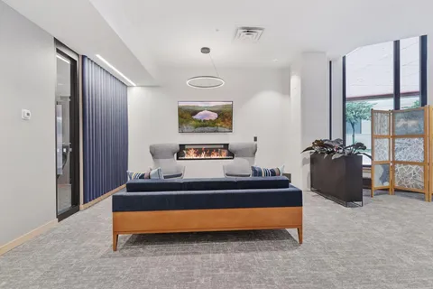 $595,000 | 1240 South 2nd Street, Unit 716, Minneapolis, MN 55415