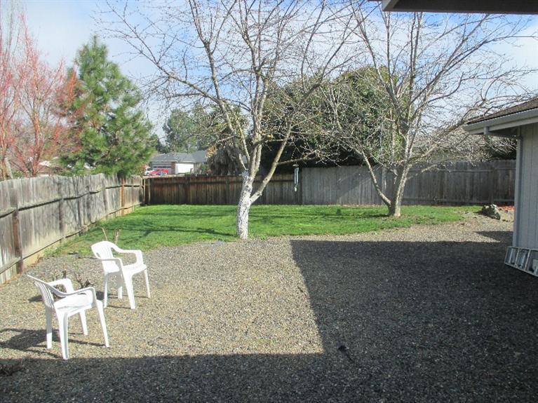 876 Ridge Way Medford, OR 97504 - Photo 16 of 19 Additional Photo