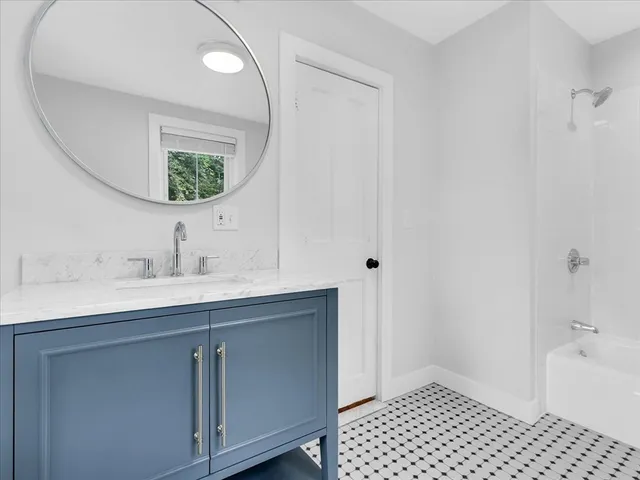 $3,500 | 186 Main Street, Unit 1, Wayland, MA 01778