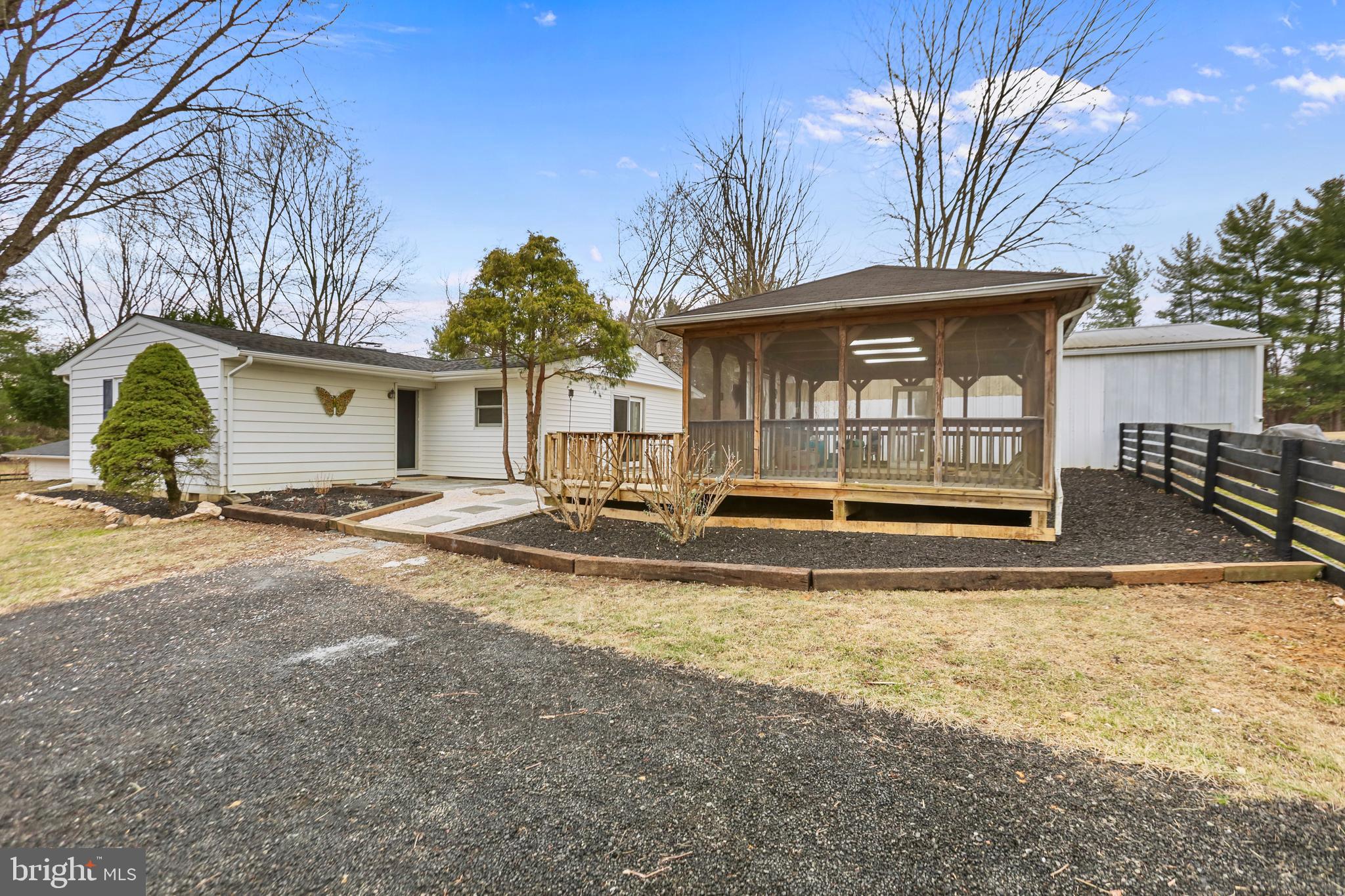 39362 Rickard Road Lovettsville, VA 20180 - Photo 4 of 25 Ready for outdoor living, too?