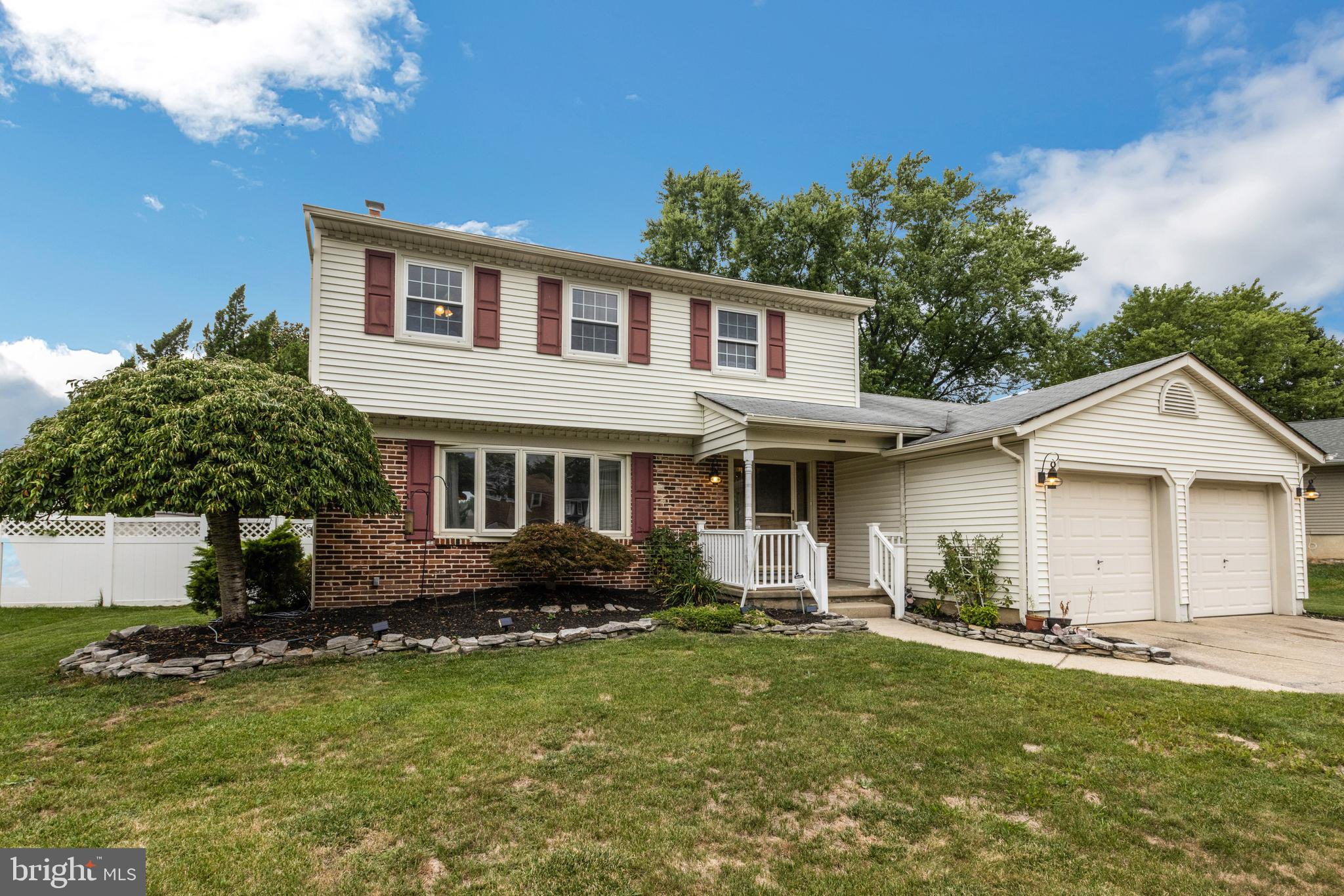 19 Candlestick Road Clementon, NJ 08021 - Photo 1 of 32 a front view of house with yard and green space