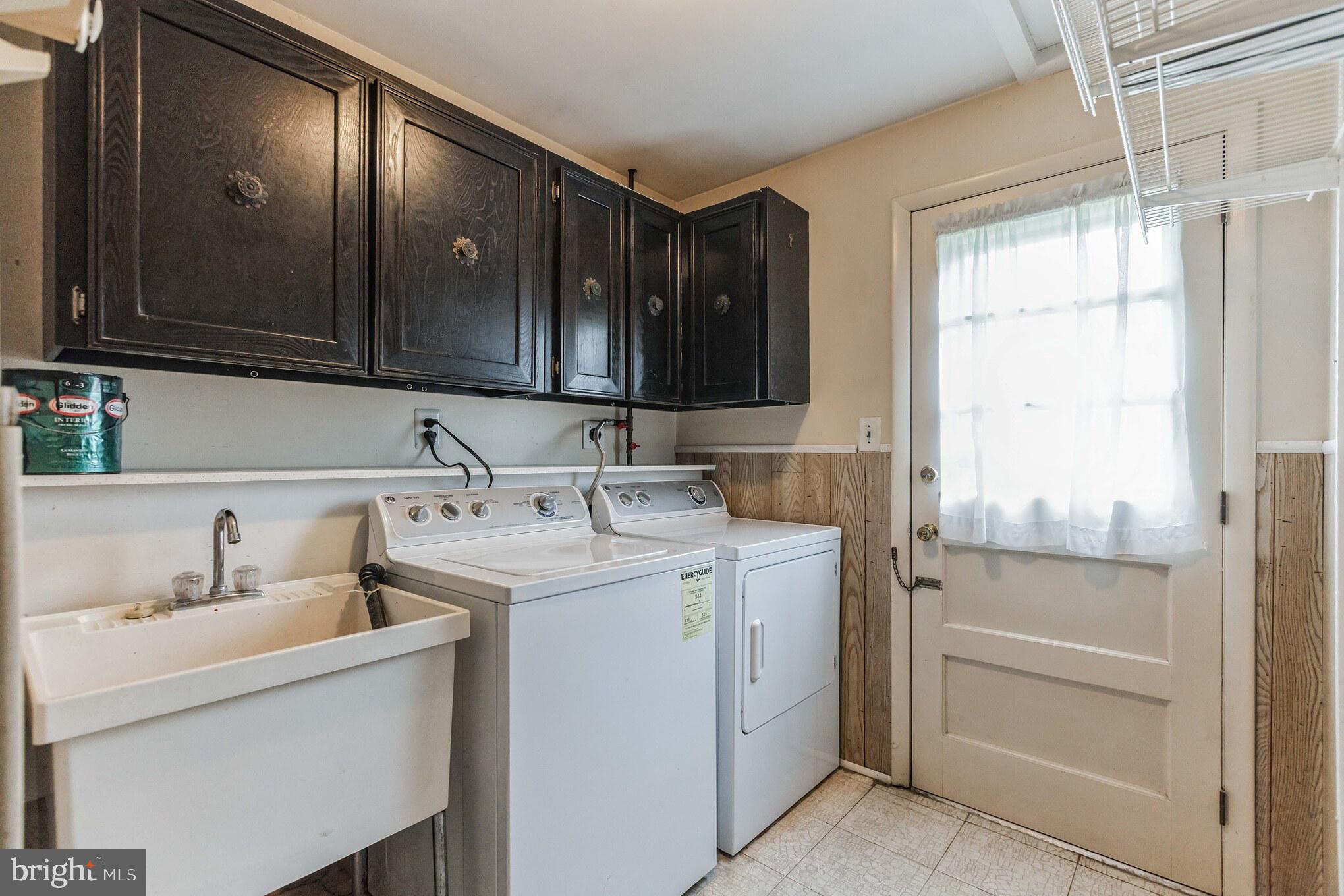 19 Candlestick Road Clementon, NJ 08021 - Photo 19 of 32 a bathroom with a sink and a mirror