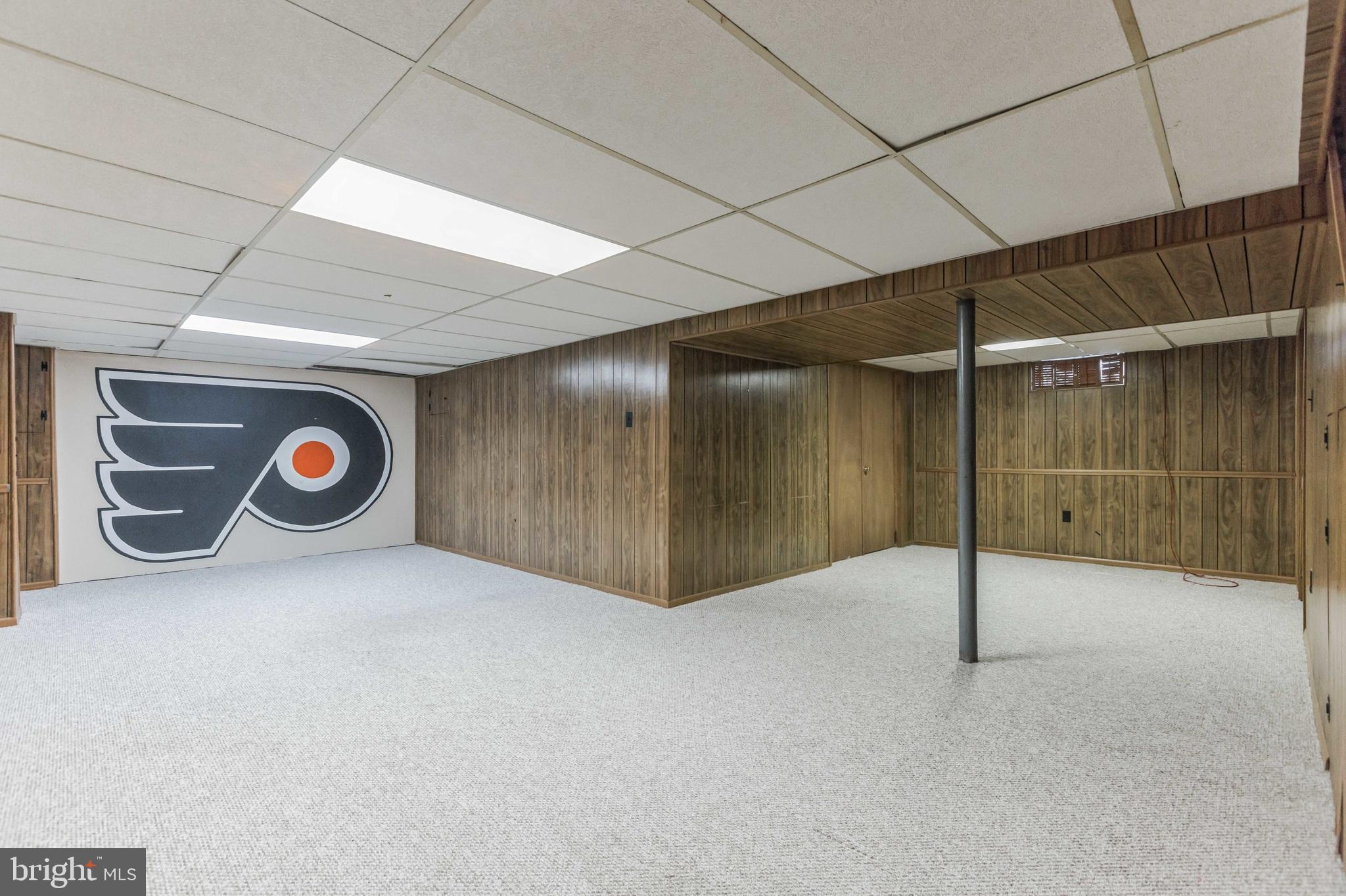 19 Candlestick Road Clementon, NJ 08021 - Photo 27 of 32 a view of an empty room