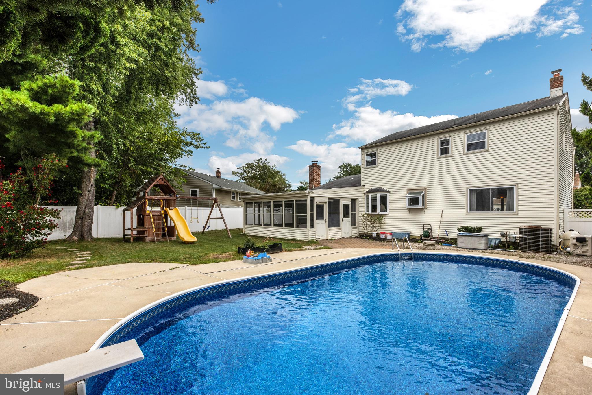 19 Candlestick Road Clementon, NJ 08021 - Photo 29 of 32 a front view of house with yard and seating area