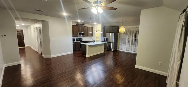 $2,100 | 104 Arrowhead Drive, Sanger, TX 76266