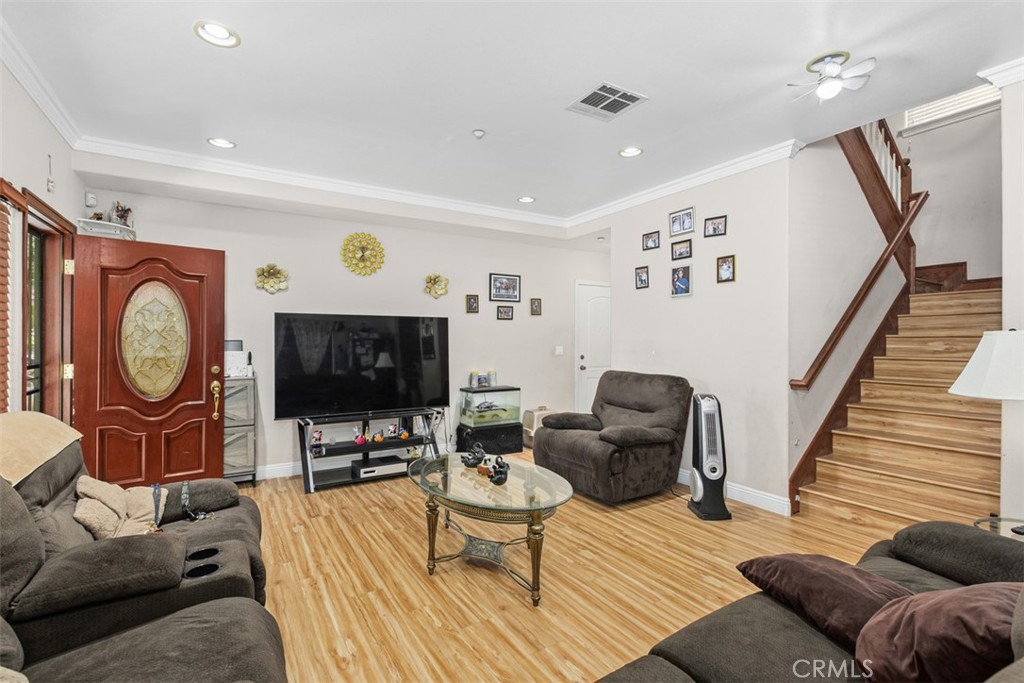 10104 Gould Street Riverside, CA 92503 - Photo 8 of 31
