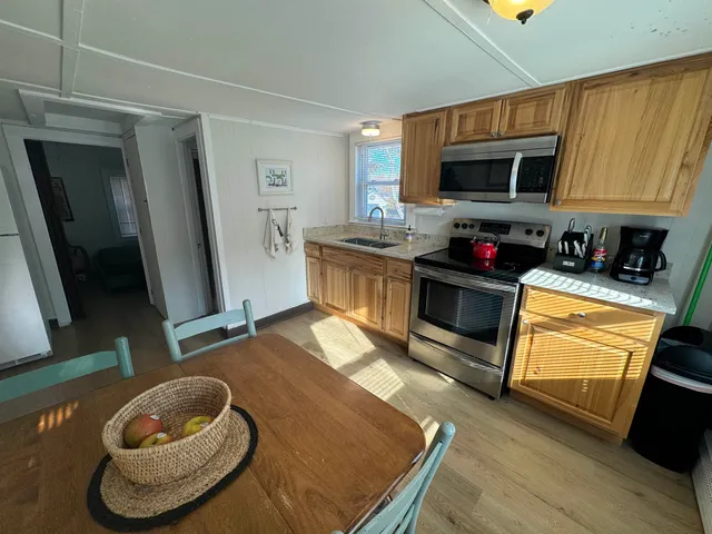 $2,000 | 157 Hills Beach Road, Unit A, Biddeford, ME 04005