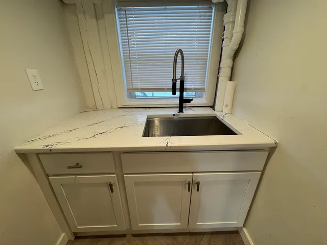 $2,000 | 157 Hills Beach Road, Unit A, Biddeford, ME 04005