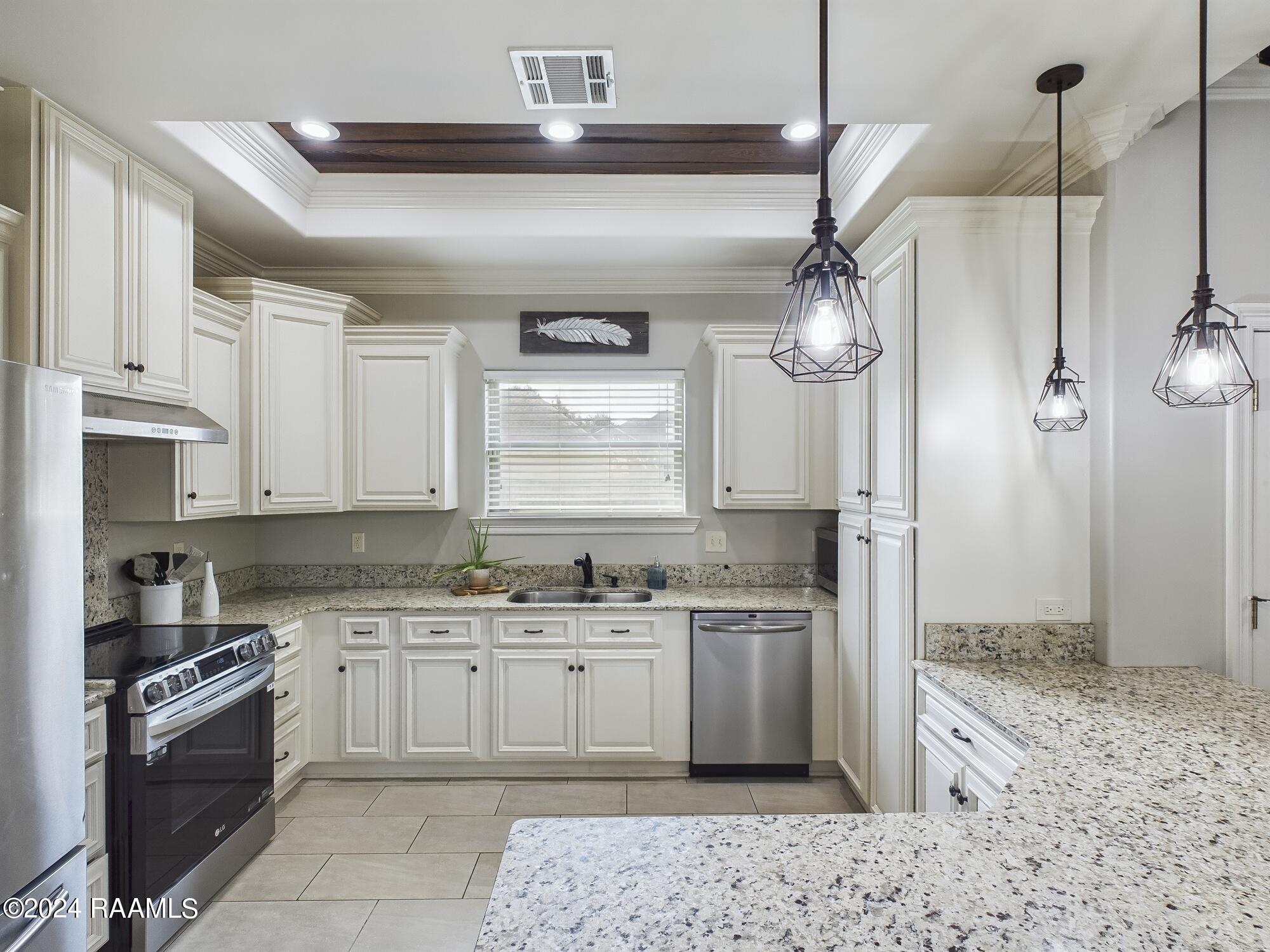 106 Sawtooth Road Carencro, LA 70520 - Photo 12 of 32 Kitchen