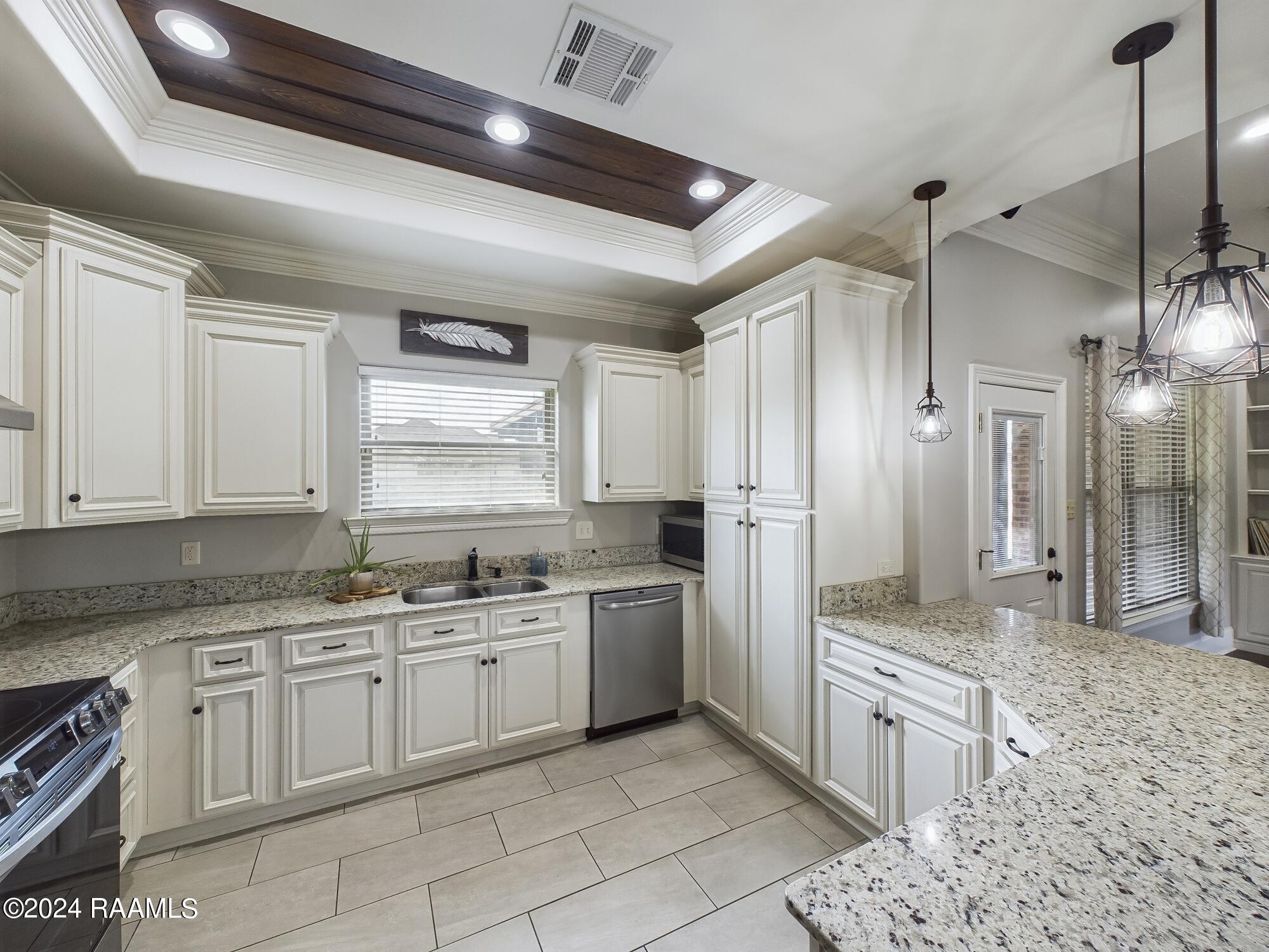 106 Sawtooth Road Carencro, LA 70520 - Photo 13 of 32 Kitchen