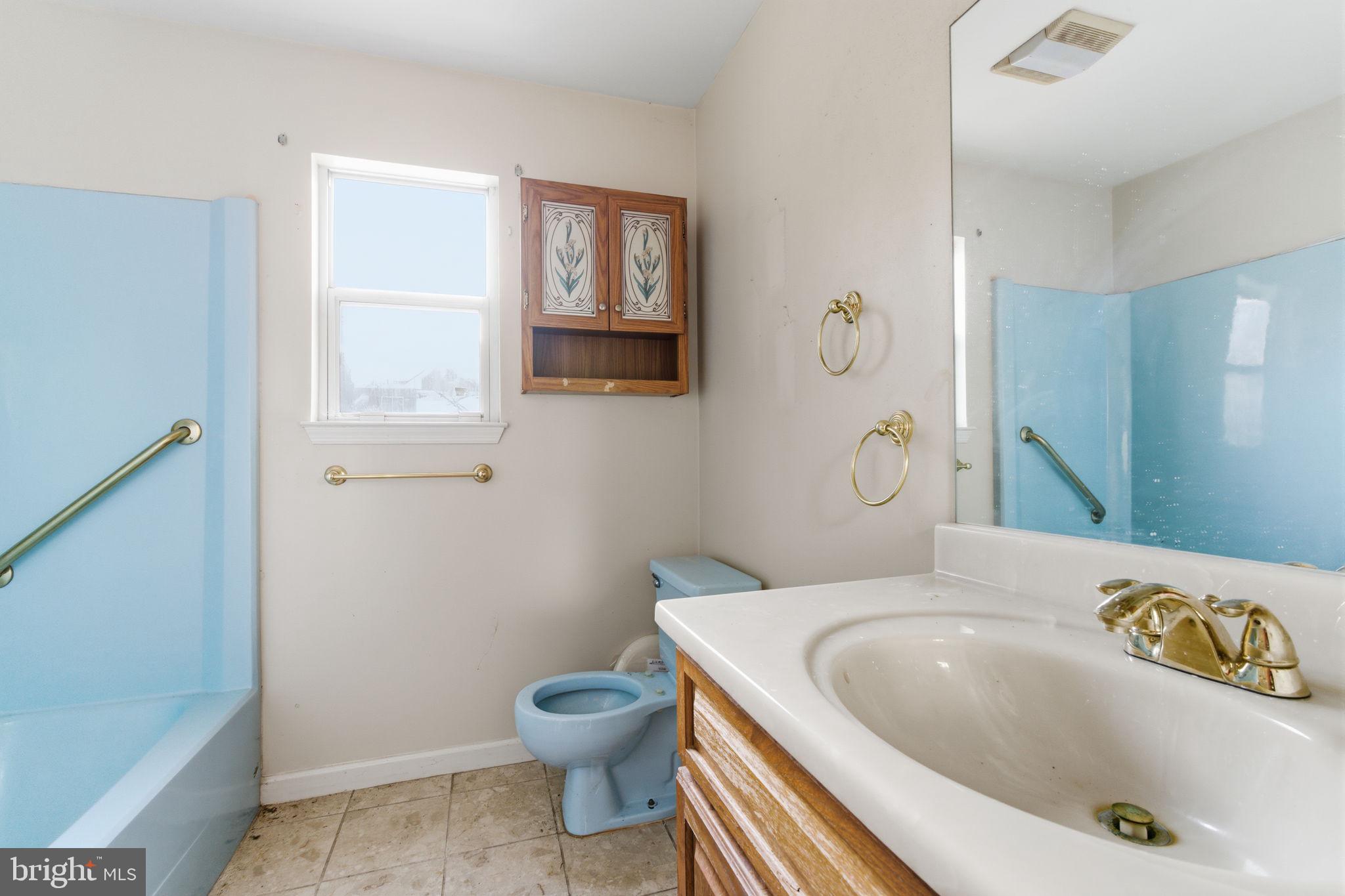 1997 Brook Lane Jamison, PA 18929 - Photo 14 of 19 a bathroom with a sink a toilet and tub