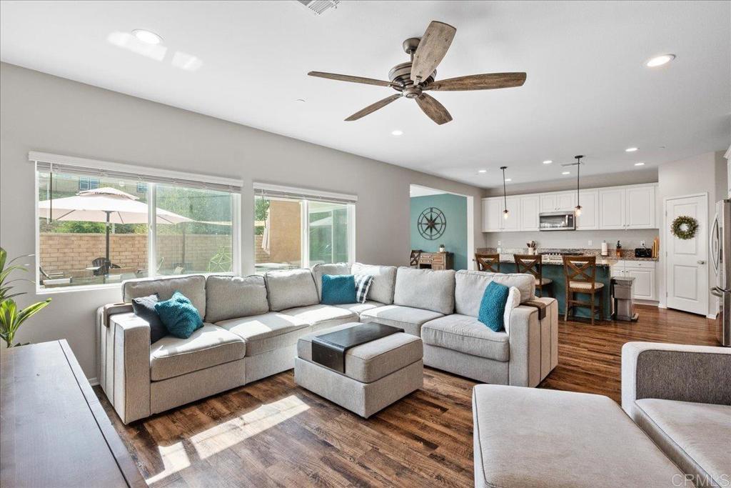 35420 Asturian Way Fallbrook, CA 92028 - Photo 3 of 30