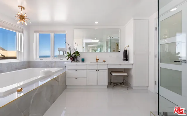 $10,000 | 3461 Ocean Drive, Oxnard, CA 93035