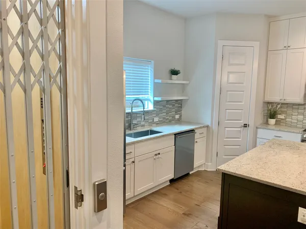 $5,700 | 4012 Manifest Lane, Unit 167, Austin, TX 78731