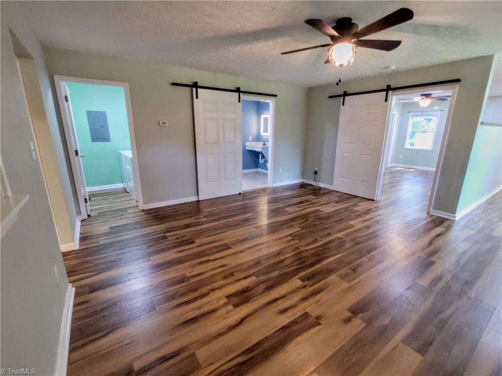 820 Hillcrest Drive Rockingham, NC 28379 - Photo 28 of 50 In Law Suite: Living Room