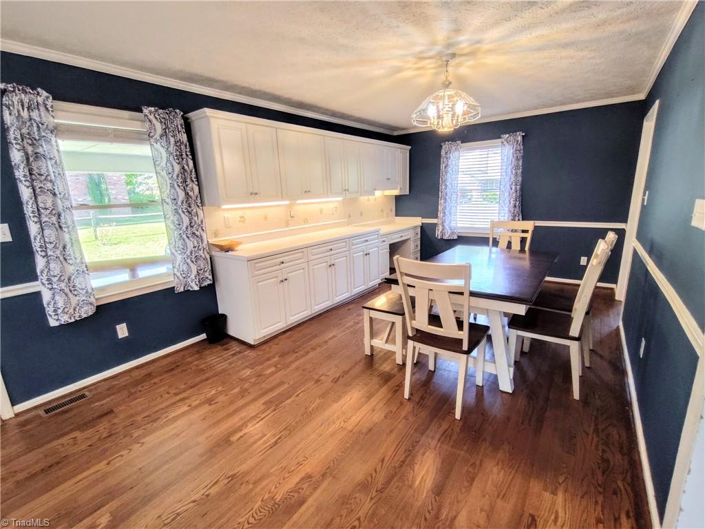820 Hillcrest Drive Rockingham, NC 28379 - Photo 9 of 50 Kitchen with eat in dining