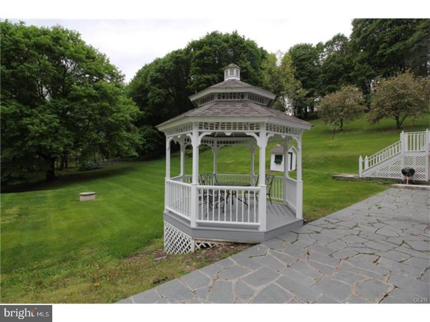 329 Monocacy Drive Bath, PA 18014 - Photo 16 of 25