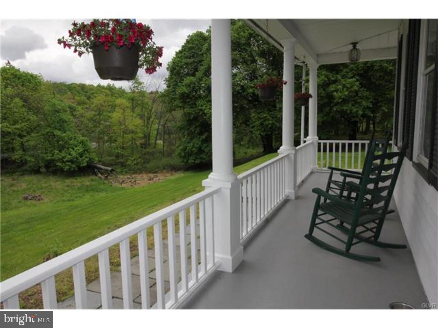 329 Monocacy Drive Bath, PA 18014 - Photo 2 of 25