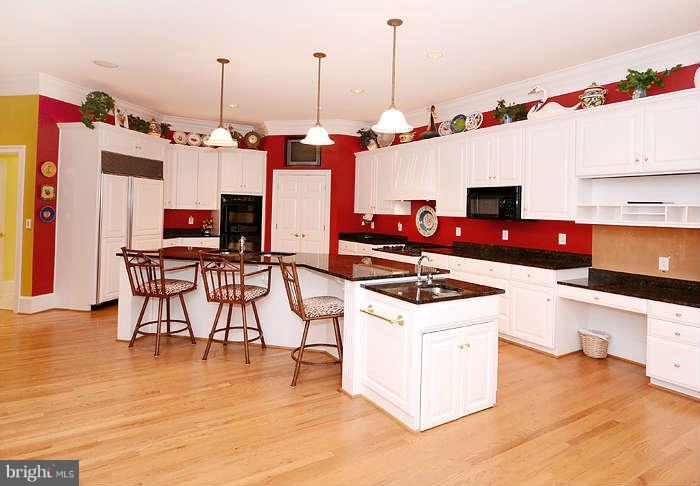 12833 Stone Eagle Road Phoenix, MD 21131 - Photo 3 of 30 Kitchen
