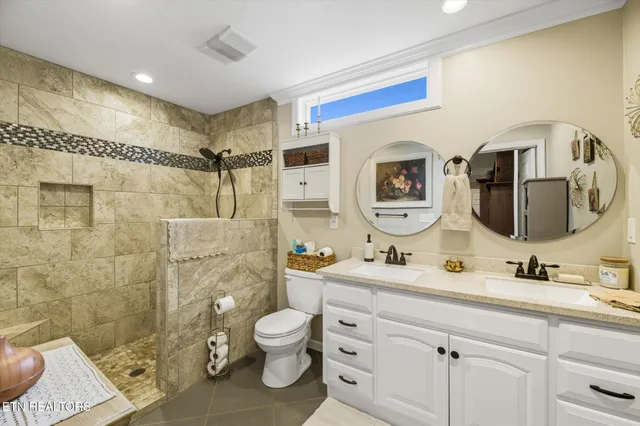 $384,900 | 829 Northside Drive, Athens, TN 37303