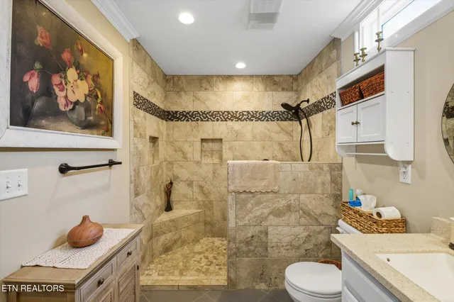 $384,900 | 829 Northside Drive, Athens, TN 37303