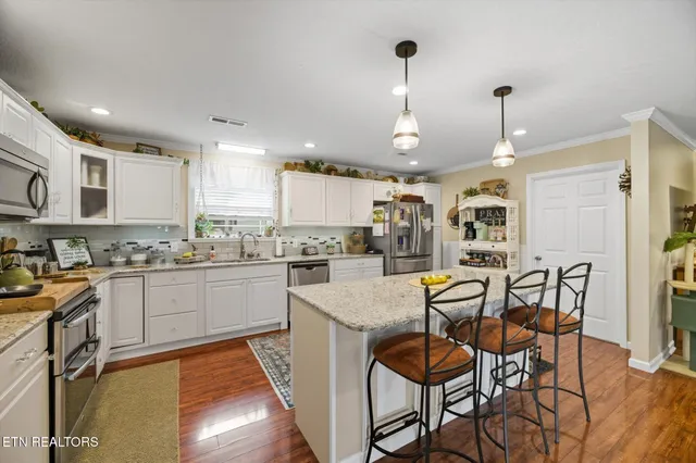 $384,900 | 829 Northside Drive, Athens, TN 37303