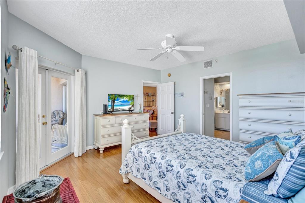 6475 Shoreline Drive, Unit 5102 St. Petersburg, FL 33708 - Photo 19 of 39