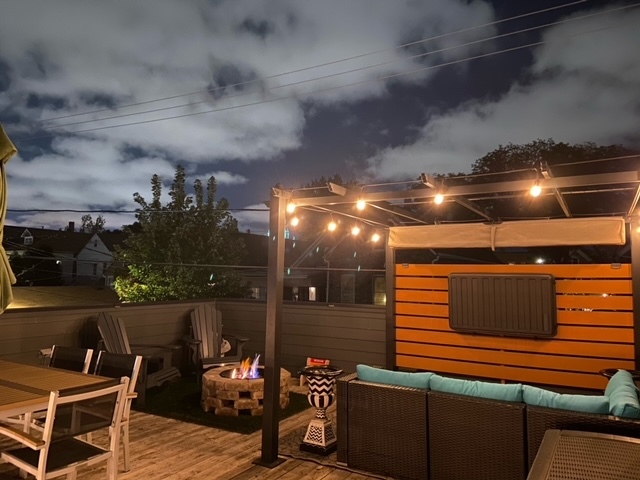 3301 South Racine Avenue Chicago, IL 60608 - Photo 29 of 32 a room with gym equipment