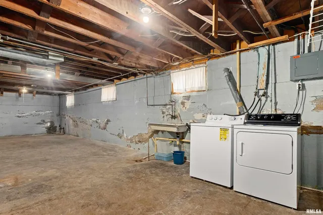 $99,900 | 218 West Elm Street, Chillicothe, IL 61523