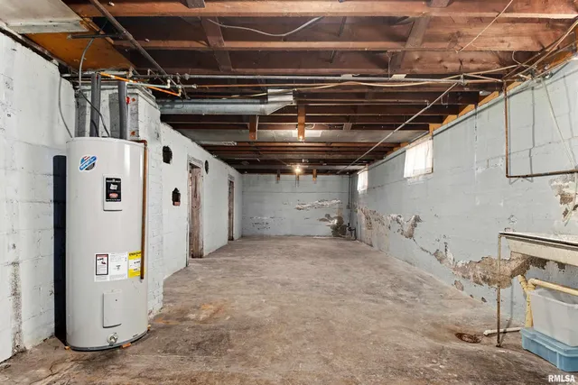 $99,900 | 218 West Elm Street, Chillicothe, IL 61523