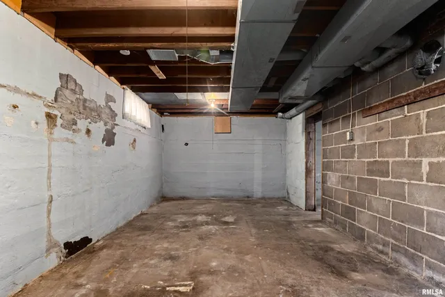 $99,900 | 218 West Elm Street, Chillicothe, IL 61523