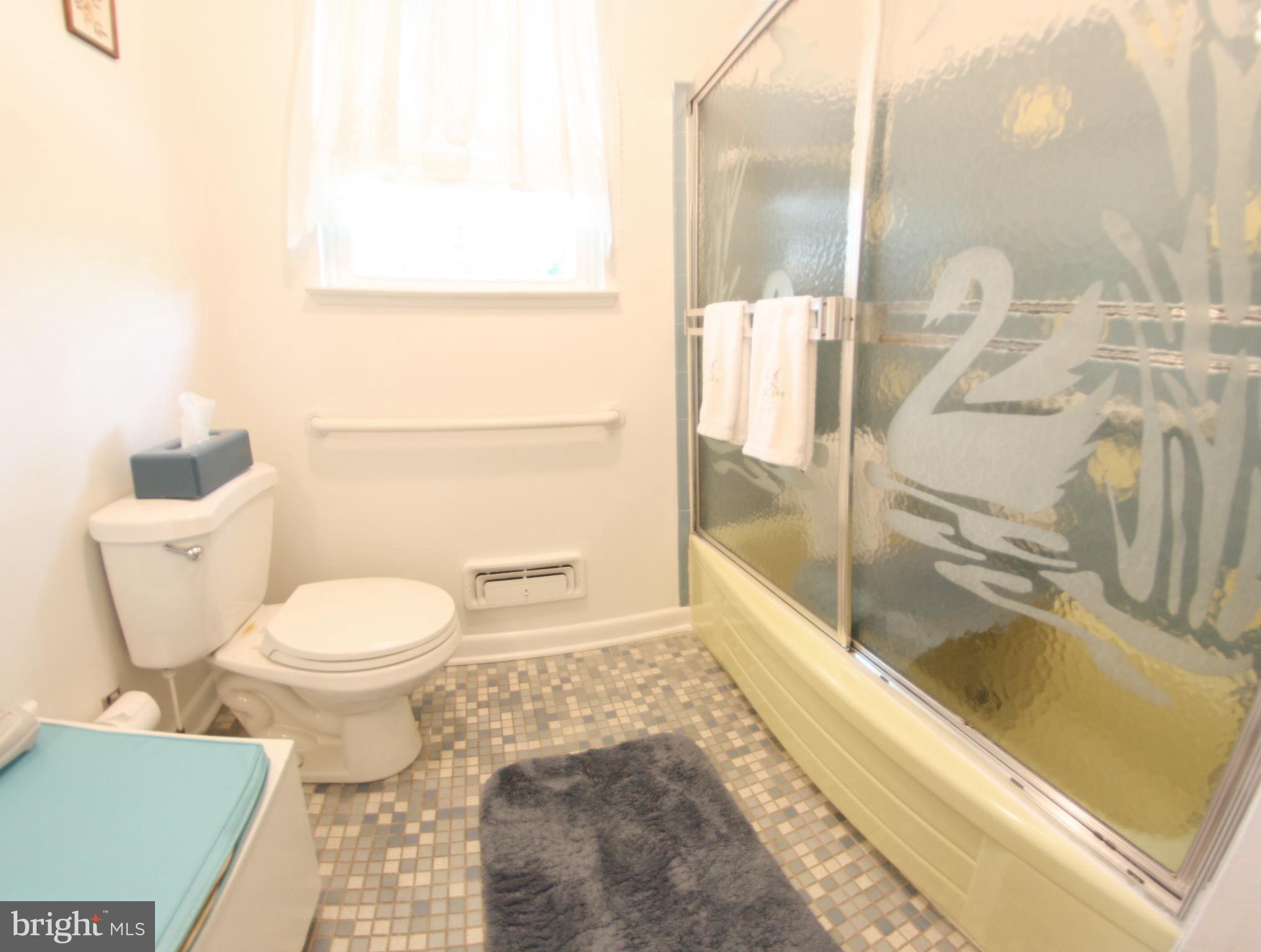 1314 Westburn Road Baltimore, MD 21228 - Photo 23 of 30 Bath