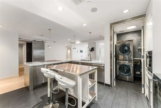 $399,000 | 1505 Elm Street, Unit 1003, Dallas, TX 75201