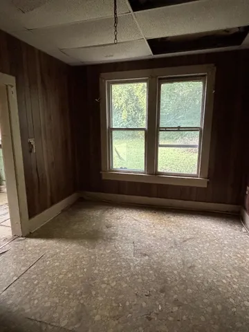 a view of a window in an empty room