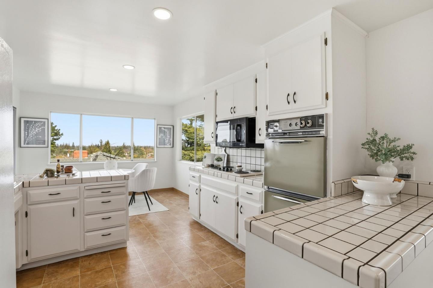 945 Andover Way Los Altos, CA 94024 - Photo 15 of 45