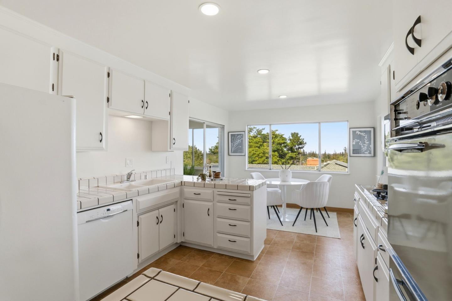 945 Andover Way Los Altos, CA 94024 - Photo 16 of 45