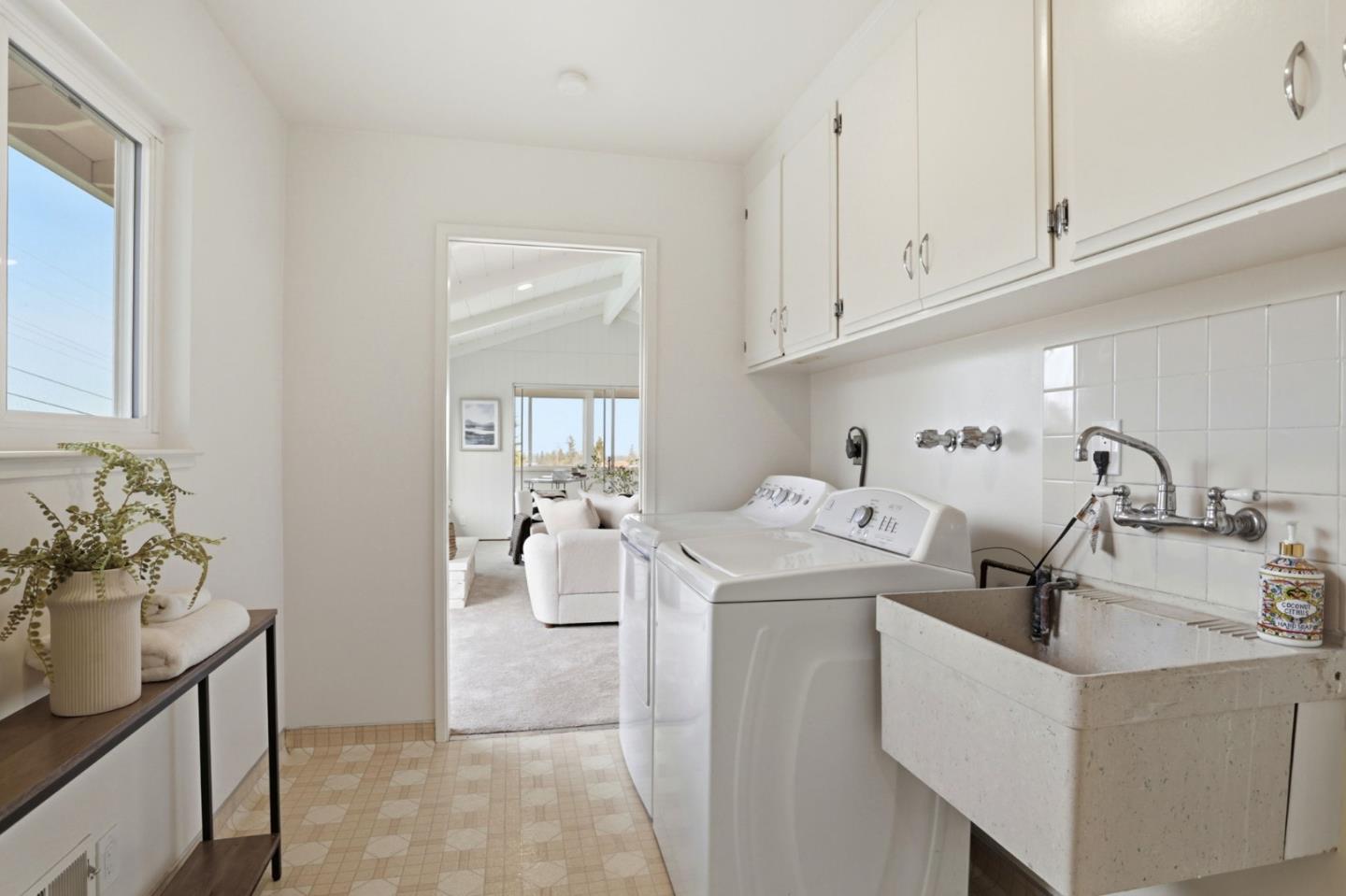 945 Andover Way Los Altos, CA 94024 - Photo 36 of 45