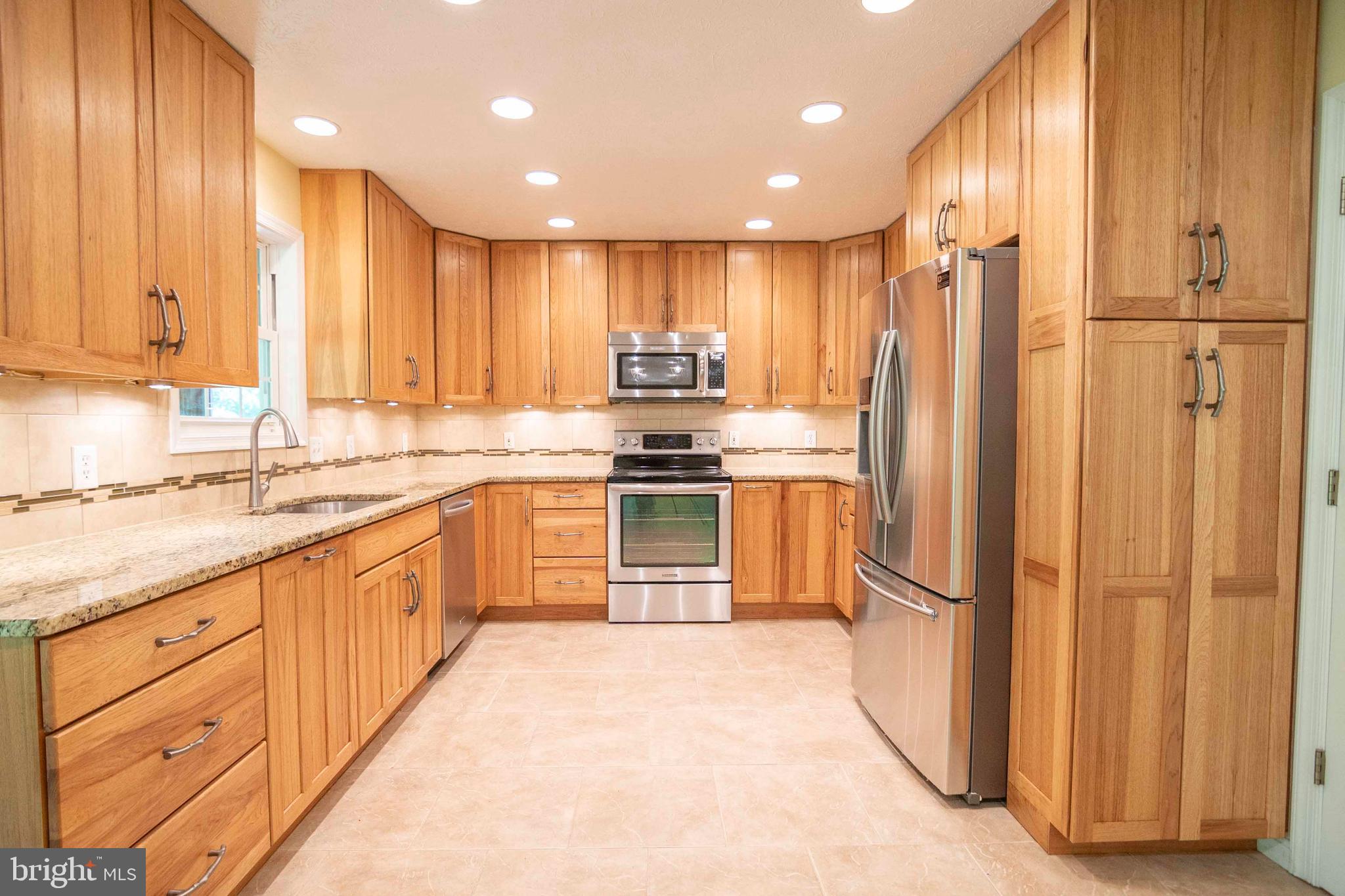 920 Doom Peak Road Linden, VA 22642 - Photo 24 of 62 Custom Kitchen with Hickory Cabinets