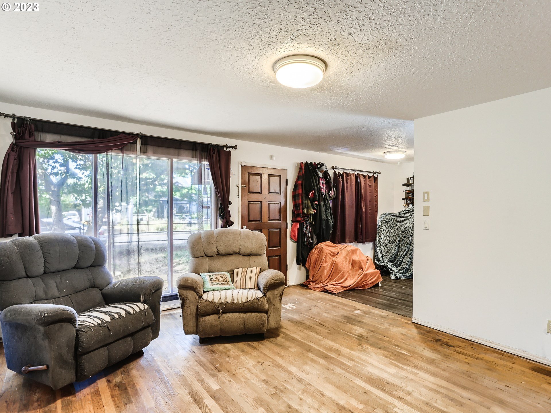 7414 Southeast Rural Street Portland, OR 97206 - Photo 3 of 12 Gallery Image 3
