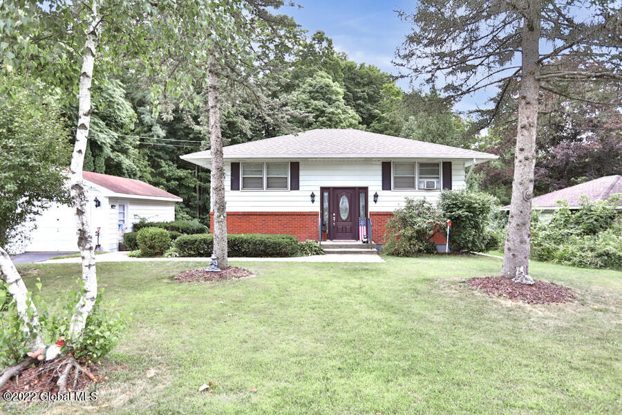 4 Ledgestone Road Brunswick, NY 12180 - Photo 1 of 61 4-Lesgestone-new-1