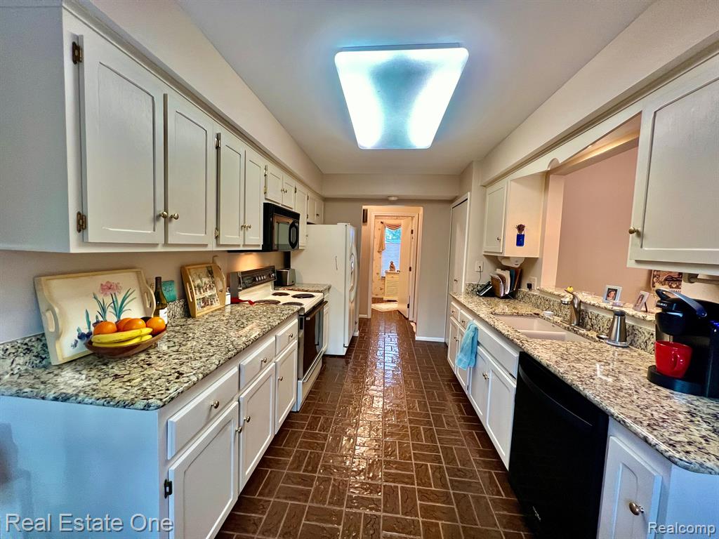 230 Randolph Road Rochester Hills, MI 48309 - Photo 16 of 59