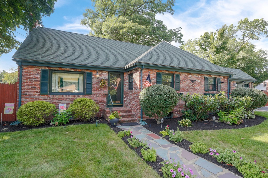 6 Gerald Road Stoneham, MA 02180 - Photo 1 of 30 Gallery Image 1