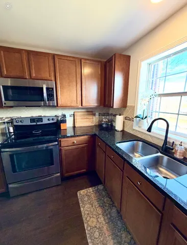 $215,000 | 631 Nantucket Drive, Lansing, MI 48906