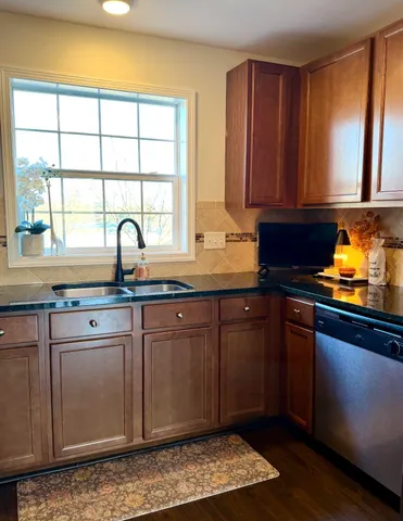 $215,000 | 631 Nantucket Drive, Lansing, MI 48906