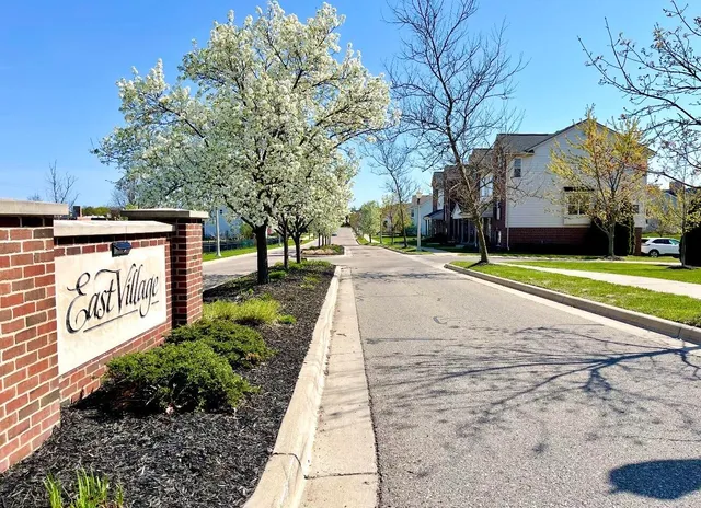 $215,000 | 631 Nantucket Drive, Lansing, MI 48906