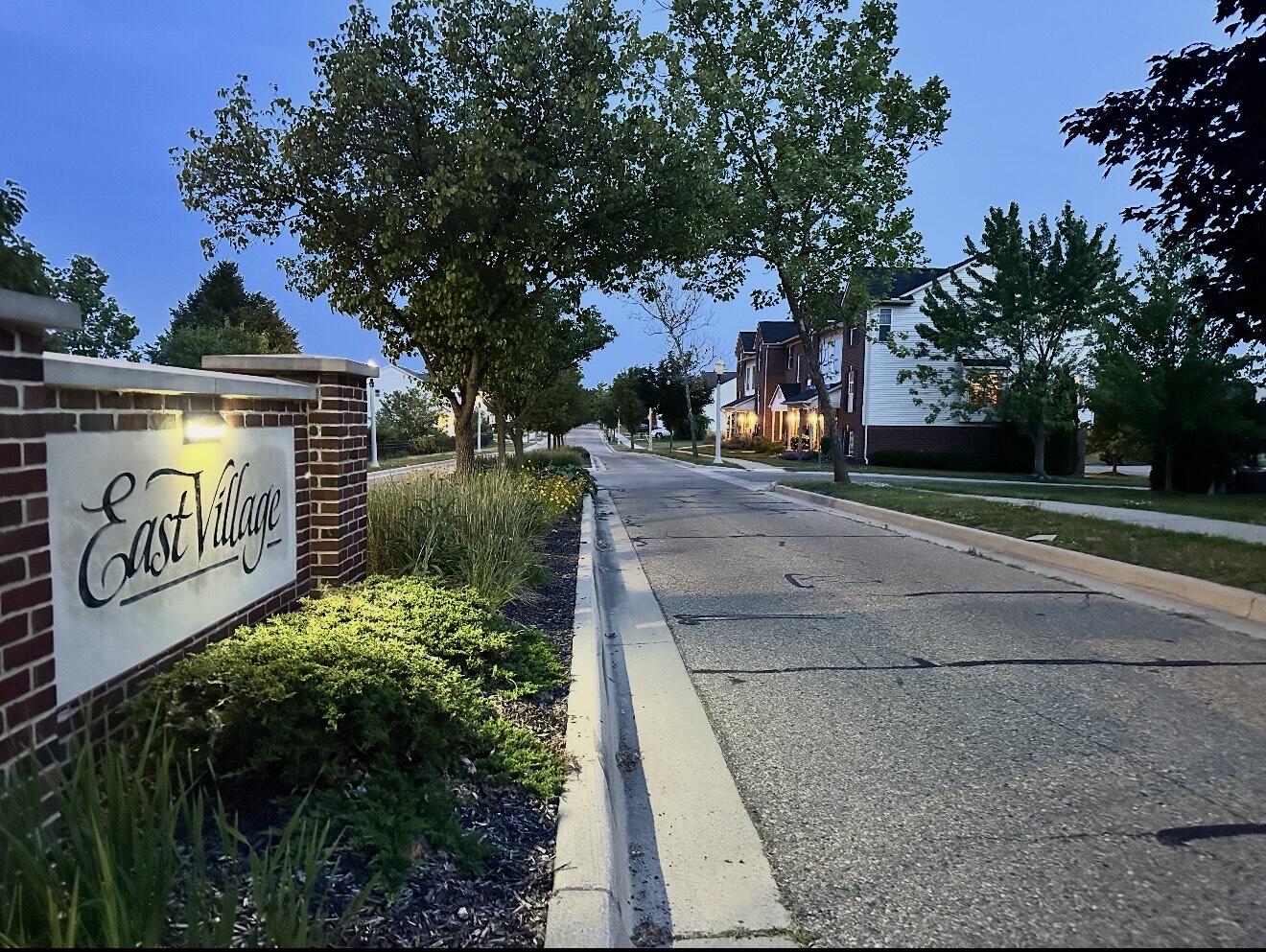 631 Nantucket Drive Lansing, MI 48906 - Photo 38 of 38 outside night